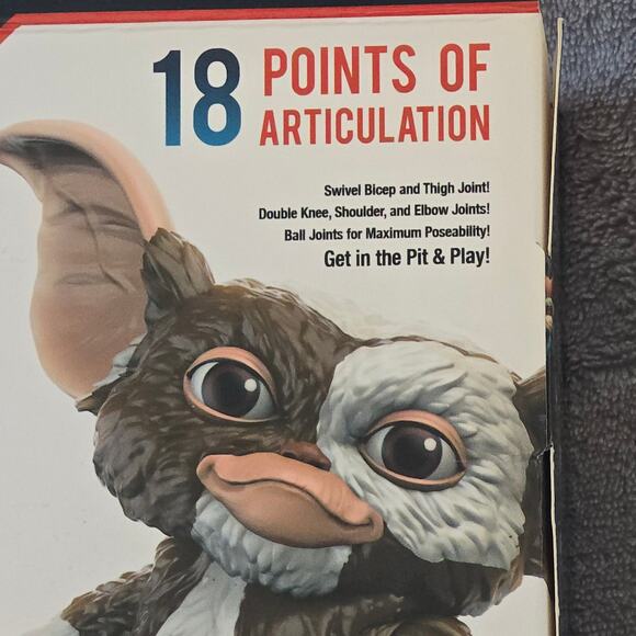 BST AXN Gremlins Gizmo Action Figure Holiday Edition New - Picture 6 of 7